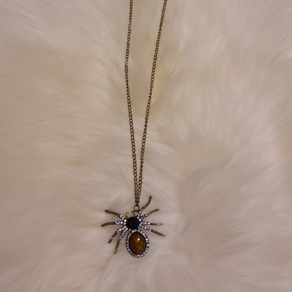 NWOT Unique Long Chain Necklace